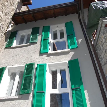 Prima Del Cielo - アパート Esino Lario