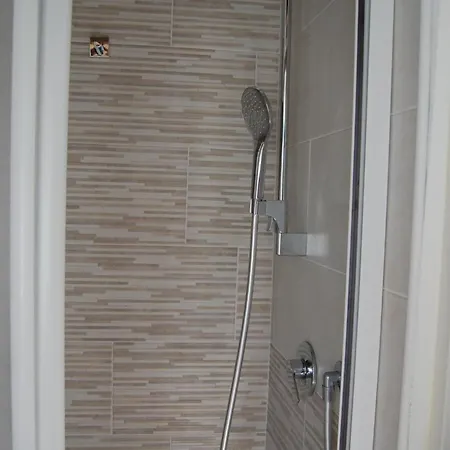 Prima Del Cielo - アパート